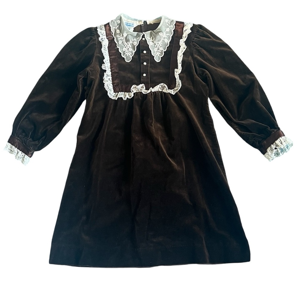 Vintage Little girls Velvet Special occasion Dress with lace Brown size 8